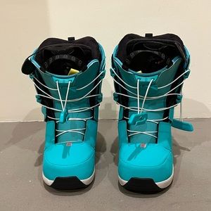 NEVER WORN Salomon IVY STR8JKT Snowboard Boots (Size: 6.5)
